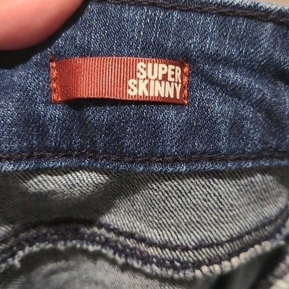 [Arizona] Mid Rise Super Skinny Jeans - Size 7 - Picture 5 of 9